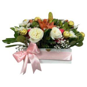 Arreglo Floral de Rosas con Ferrero | Dulce Encanto Floral