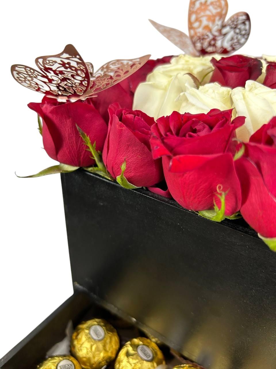 Arreglo Floral de Rosas con Ferrero, Mariposas | Joyero Encanto Mariposa 3 Arreglo Floral de Rosas con Ferrero, Mariposas | Joyero Encanto Mariposa - Imagen de 3