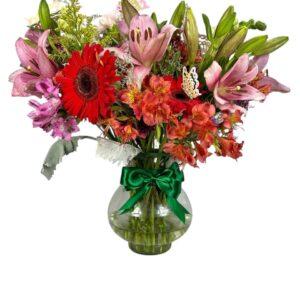 Arreglo Floral de Rosas y Gerberas con Mariposas | Rosas & Lilis Mariposa