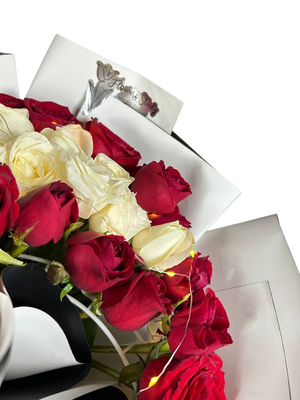 Arreglo Floral de Lilis y Rosas con Luz | Luna de Luz 3 Arreglo Floral de Lilis y Rosas con Luz | Luna de Luz - Imagen de 3