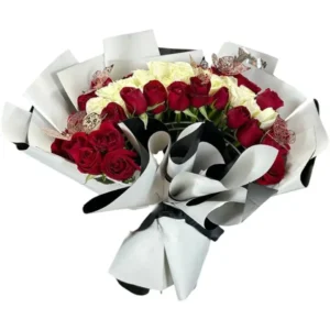 Arreglo Floral de Rosas con Mariposas | Luna Mariposa