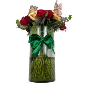 Arreglo Floral de Rosas con Mariposas | Clásico Mariposa