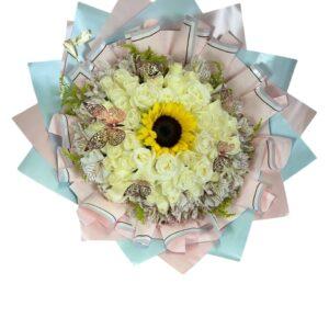 Ramo de 50 Rosas Blancas y Girasoles con Mariposas | Luz y Alas