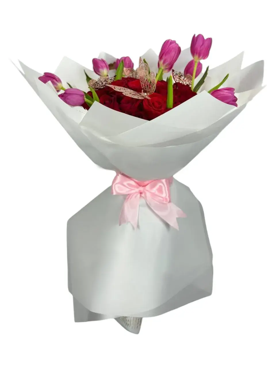 Ramo de 50 Rosas Rojas y Tulipanes con Mariposas | Jardín Encantado 3 Ramo de 50 Rosas Rojas y Tulipanes con Mariposas | Jardín Encantado - Imagen de 3